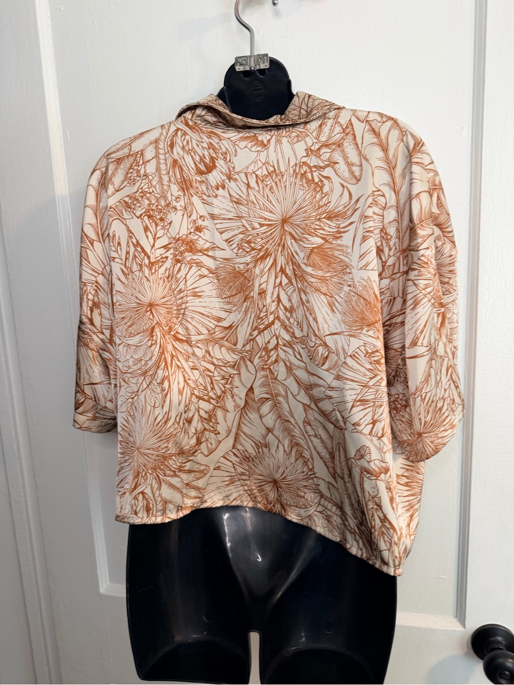 Vici Tan Palm Print Button-Down Blouse - Picture 5 of 7